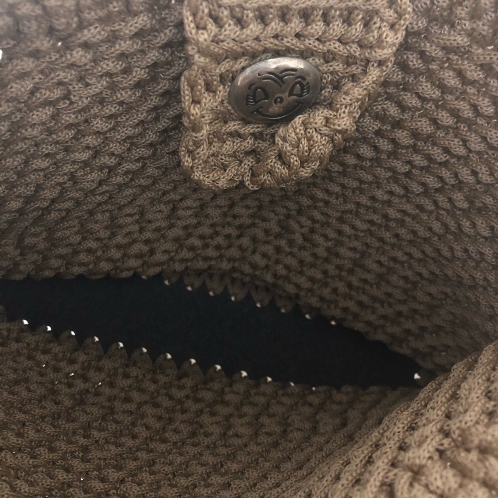 Knit Crossbody/Shoulder Tan Magnet Button Handbag - Picture 7 of 8